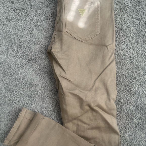 Guess Jeans - Picture 2 of 3